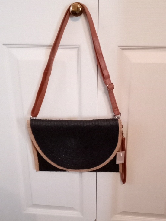 NWT Woven Paper Straw Crossbody/Clutch, Black/Tan - Picture 8 of 10